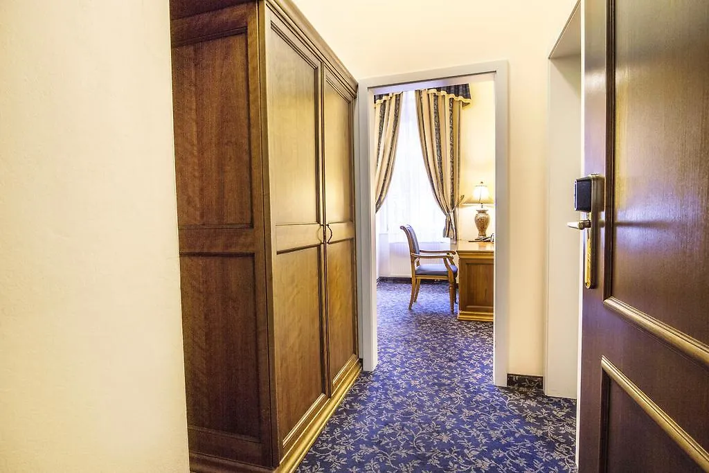Hotel Ontario Karlowe Wary 3*,  Czechy