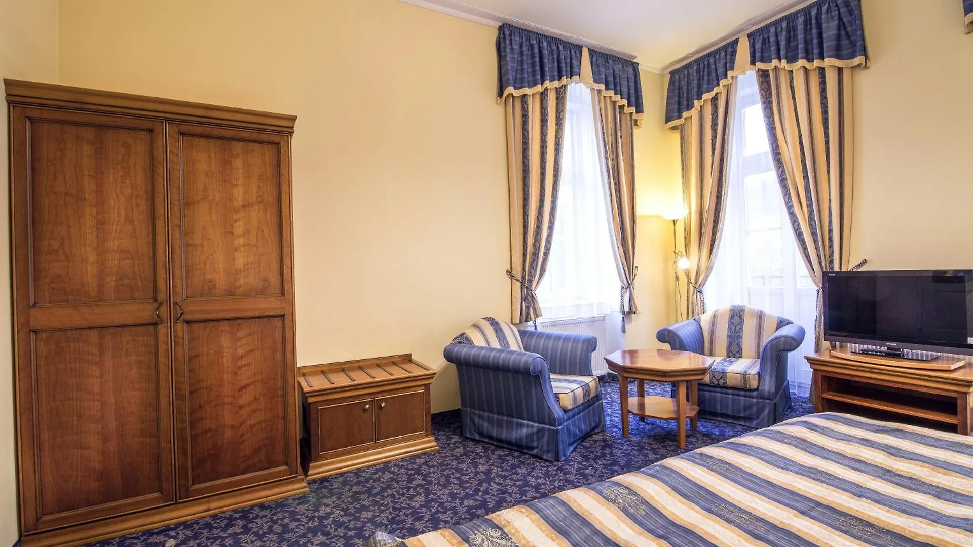 Hotel Ontario Karlowe Wary 3*,