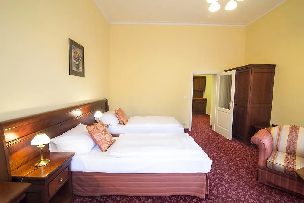 Hotel Ontario Karlowe Wary 3*,  Czechy
