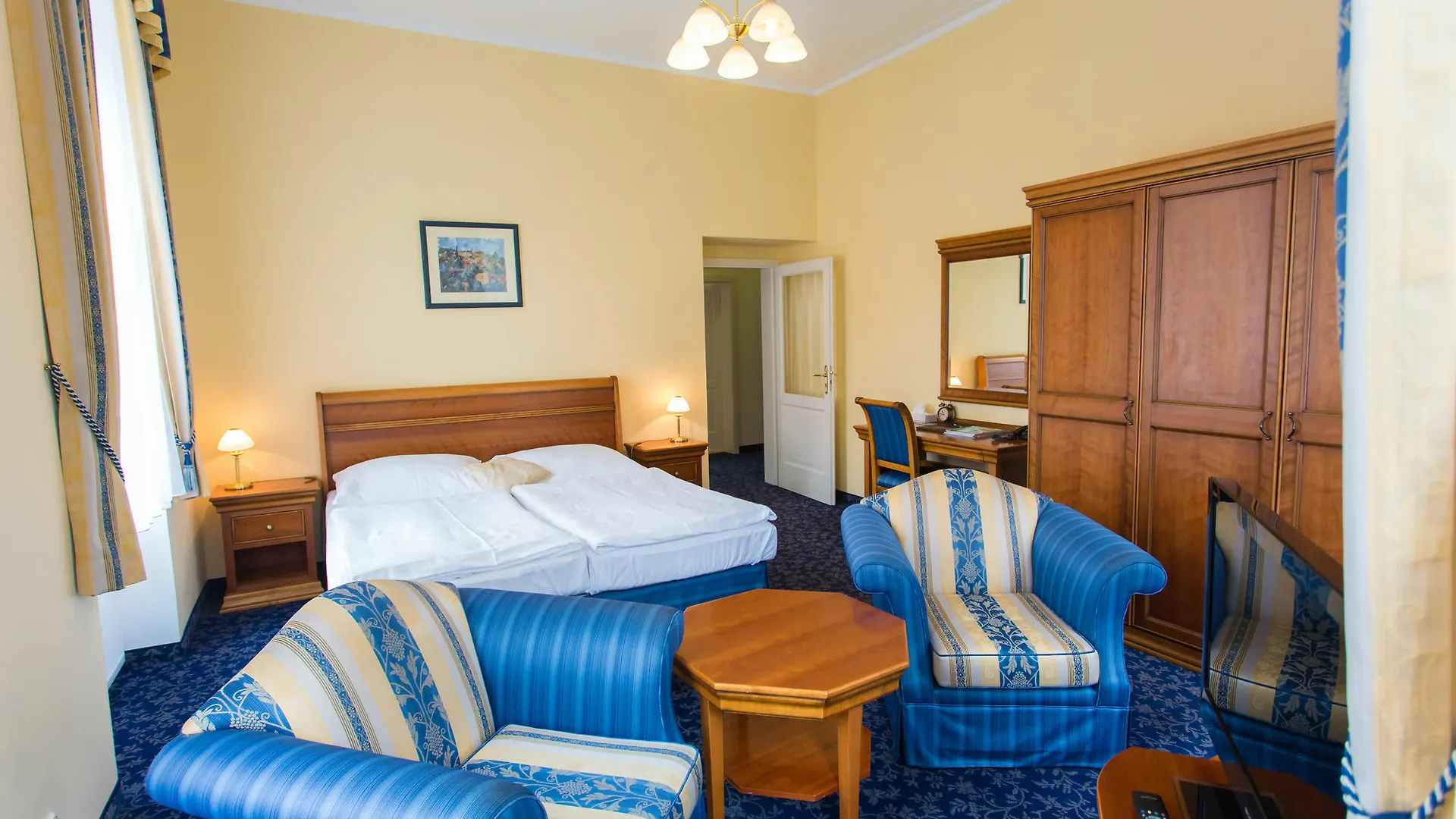 Hotel Ontario Karlowe Wary 3*,