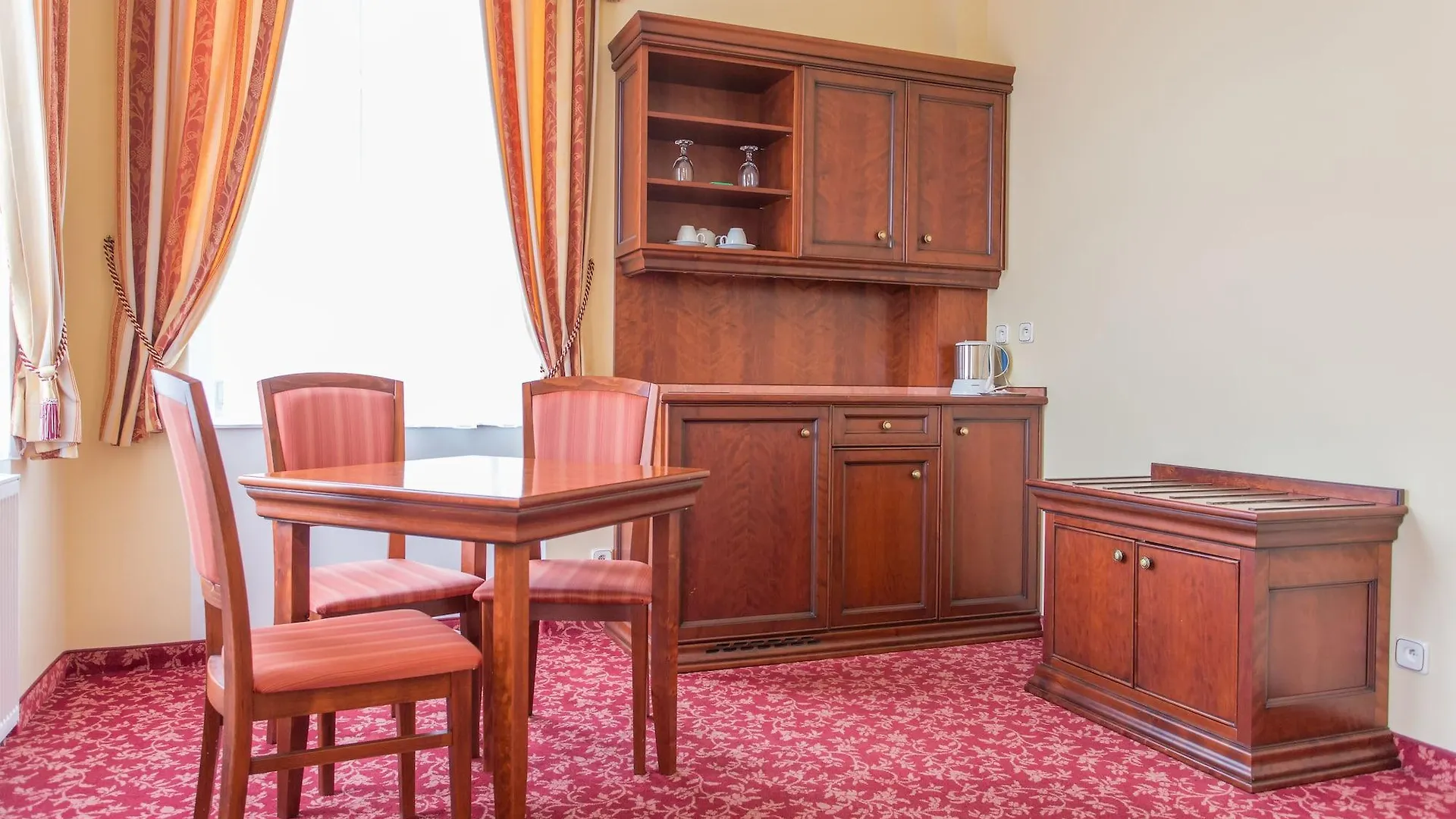 Hotel Ontario Karlovy Vary 3*,  Czech Republic