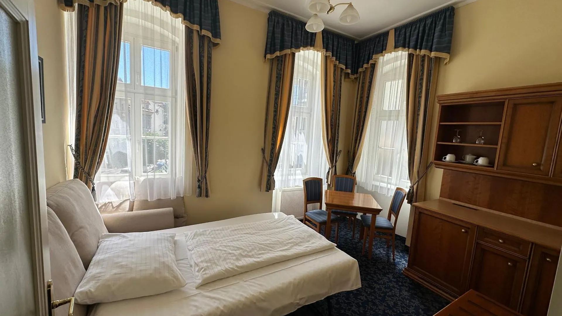 Hotel Ontario Karlovy Vary 3*,