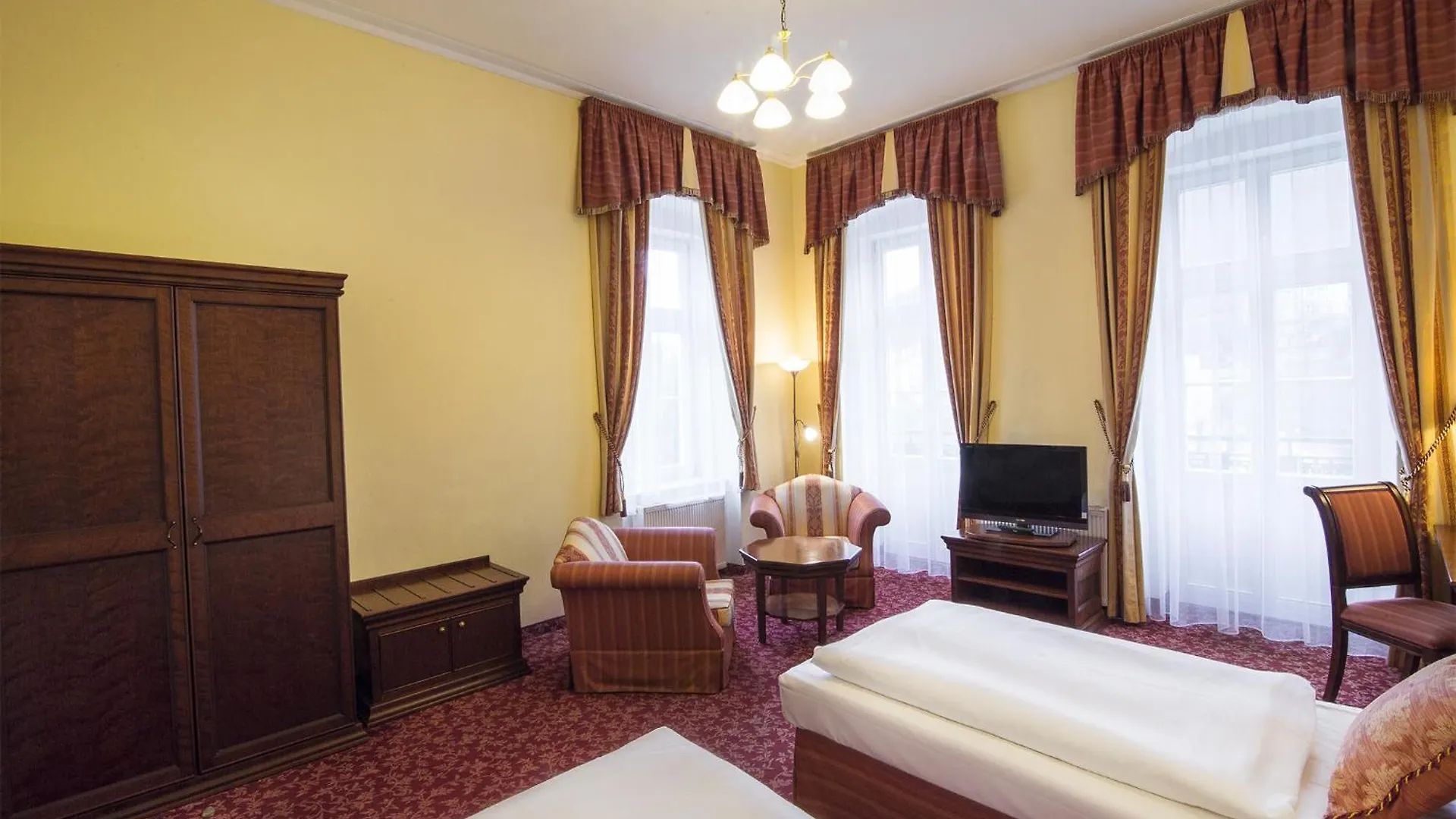 ***  Hotel Ontario Karlovy Vary Csehország