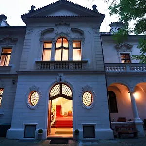 https://hotel-u-svateho-jana.praguehotelsweb.com