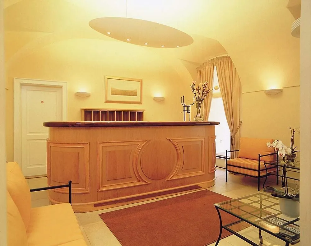 Hotel Palatin Карловы Вары 4*,