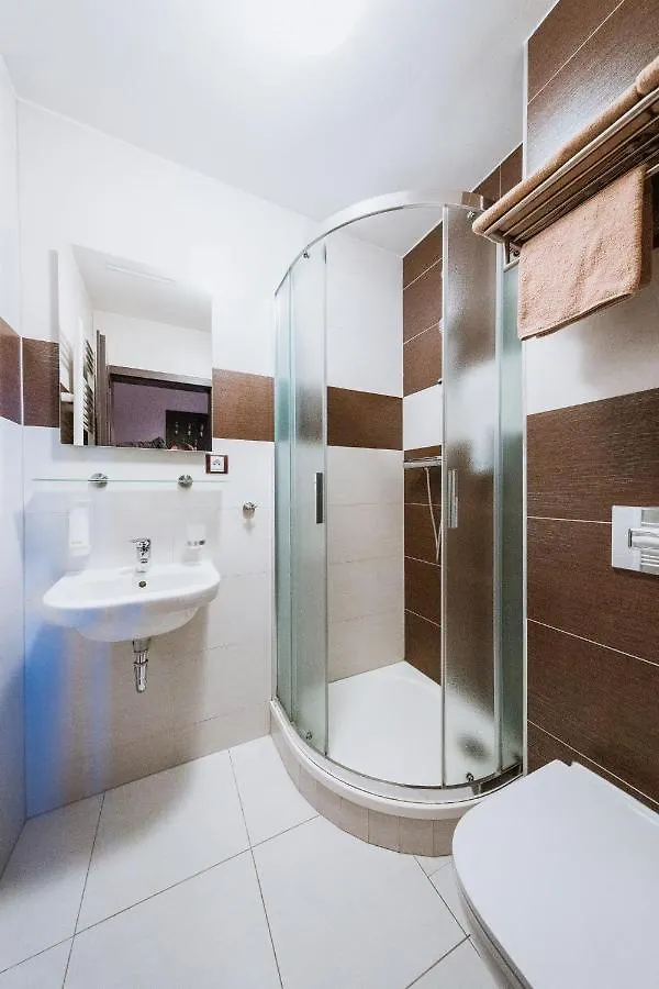 Hotel Hubertus Karlovy Vary 3*,  Czech Republic