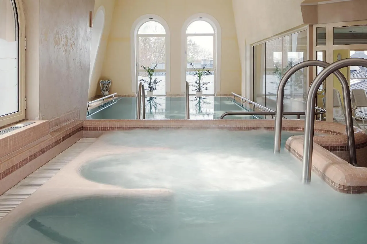 Humboldt Park Hotel & Spa Карловы Вары
