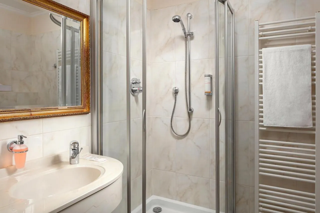 Humboldt Park Hotel & Spa Карловы Вары