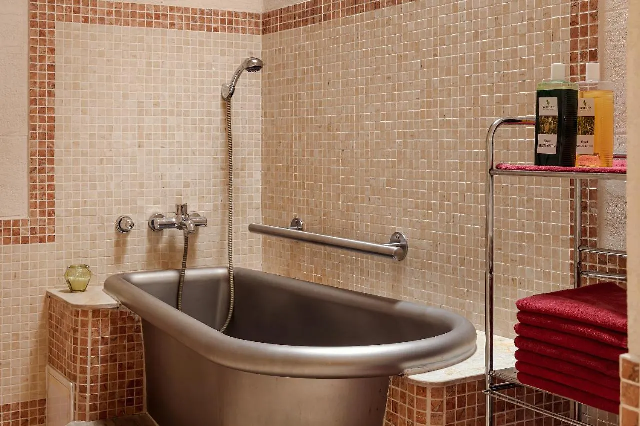 Humboldt Park Hotel & Spa Карловы Вары