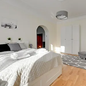 Lion - Palermo Spacious Family 3 Min Walk From The Beach , Sopot Polska