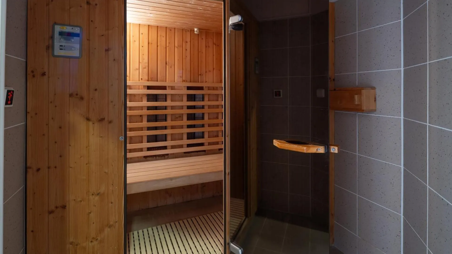 ****  Wellness Hotel Jean De Carro Karlovy Vary Czech Republic