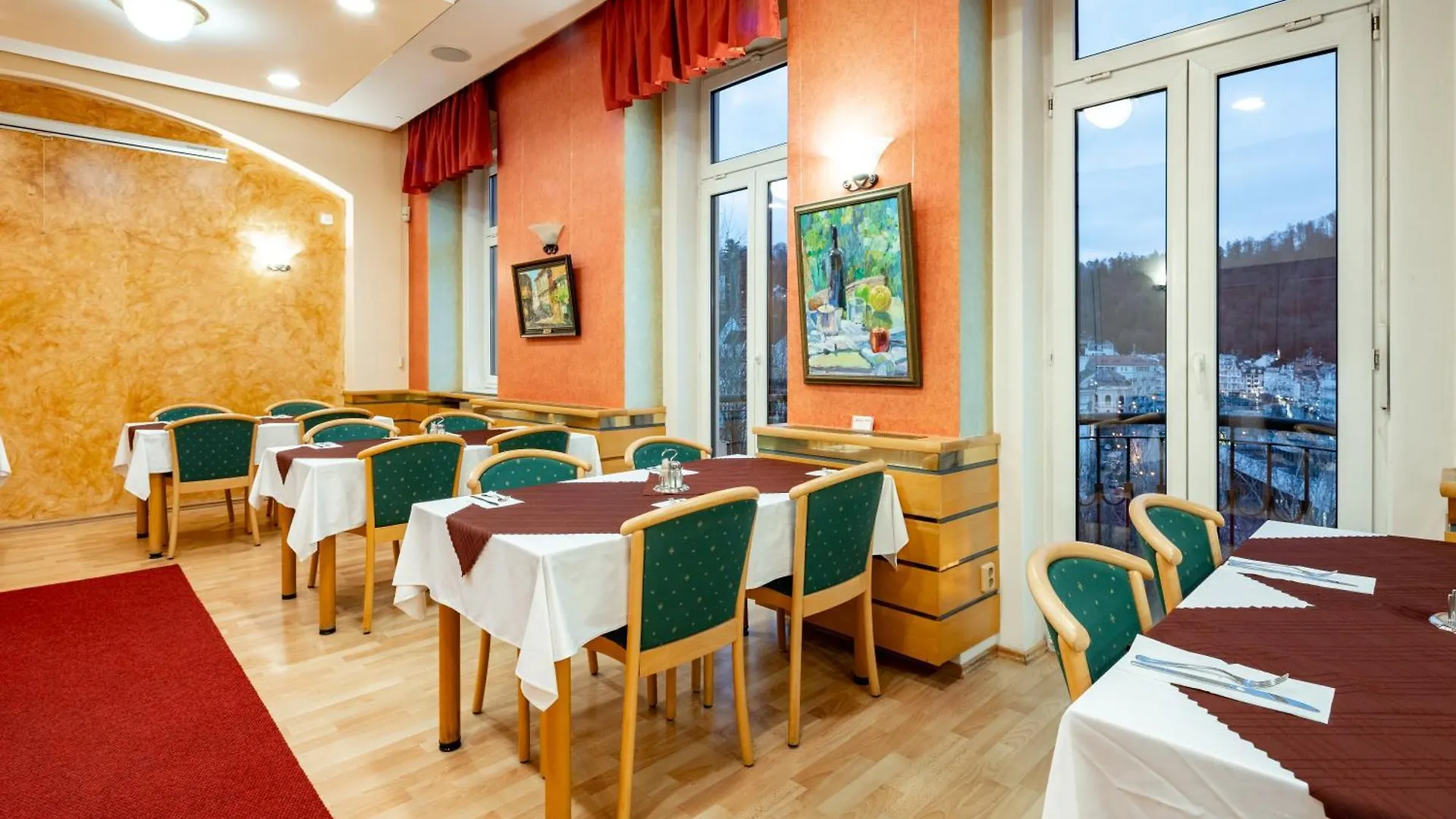 Wellness Hotel Jean De Carro Karlovy Vary 4*,