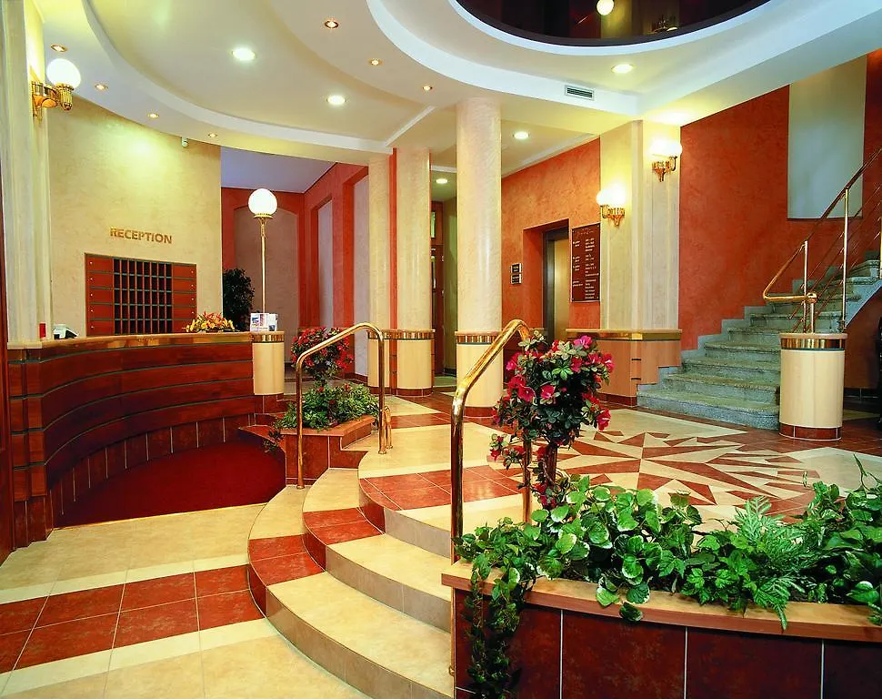 Wellness Hotel Jean De Carro Karlovy Vary 4*,