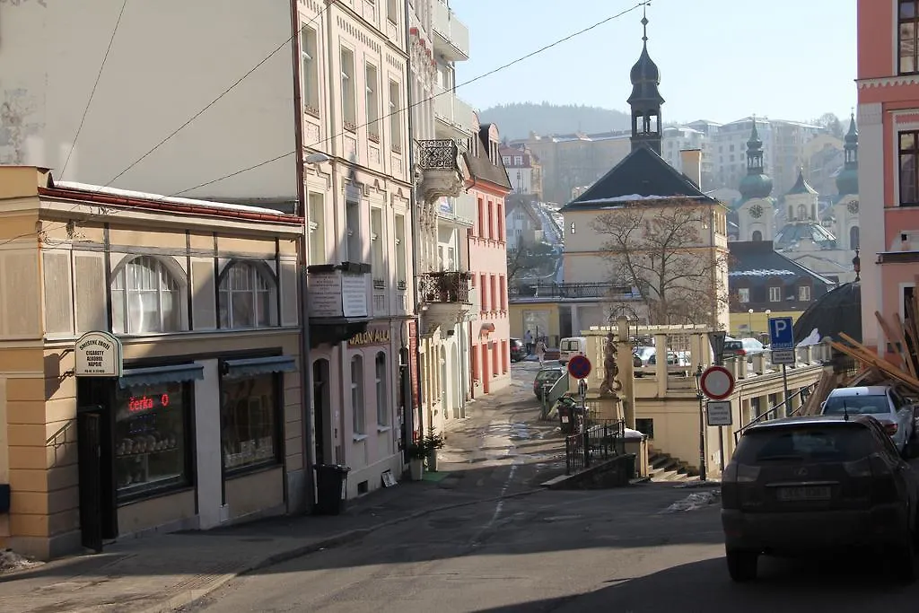 Ferienwohnung Jurincom Apartmens Zamecky Vrch Karlovy Vary