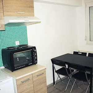 https://nei-epivates-rental-rooms-50m-from-the-beach.hotels-of-thessaloniki.com