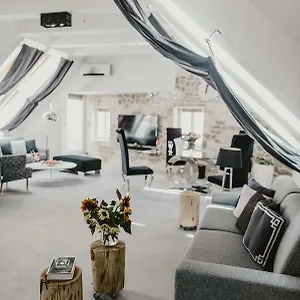  Apartment Coco Chanel Boutique Czech Republic