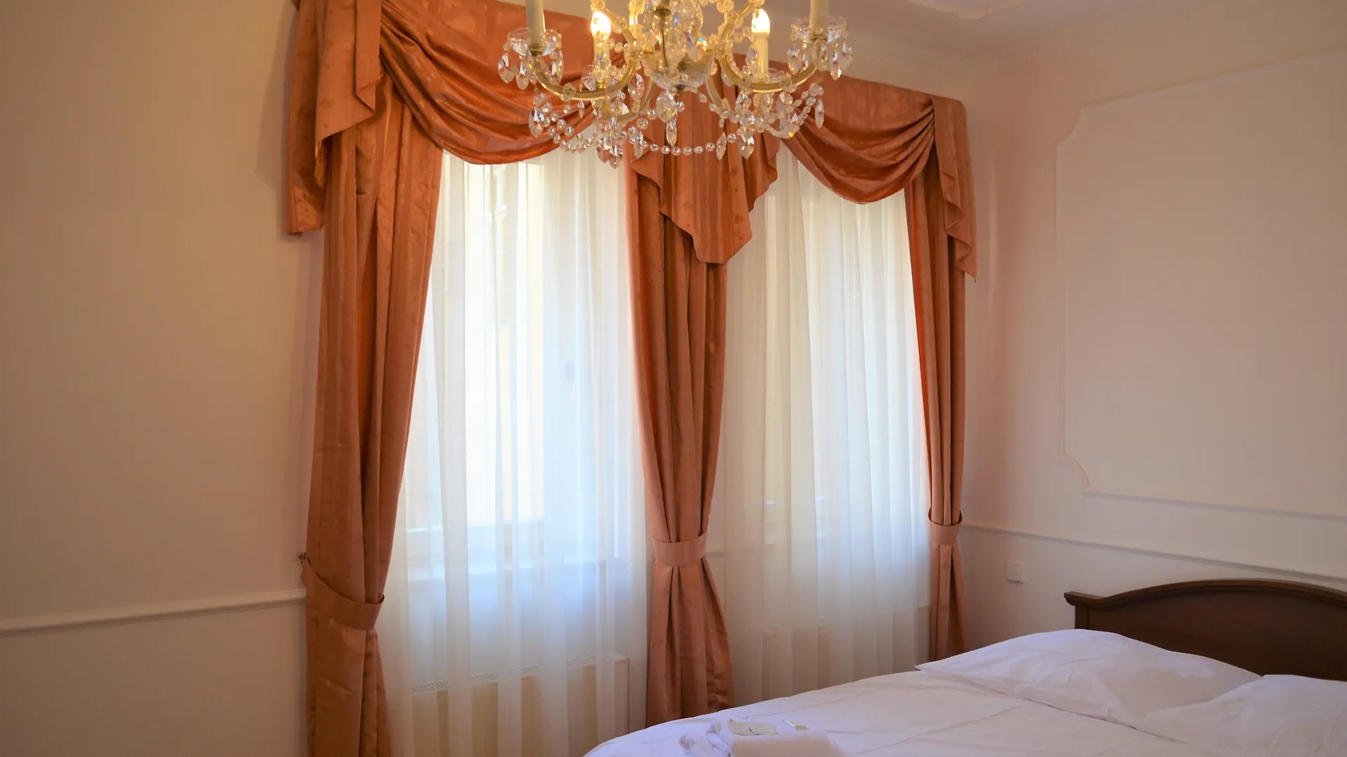 Hotel Renesance Krasna Kralovna Karlovy Vary 4*,