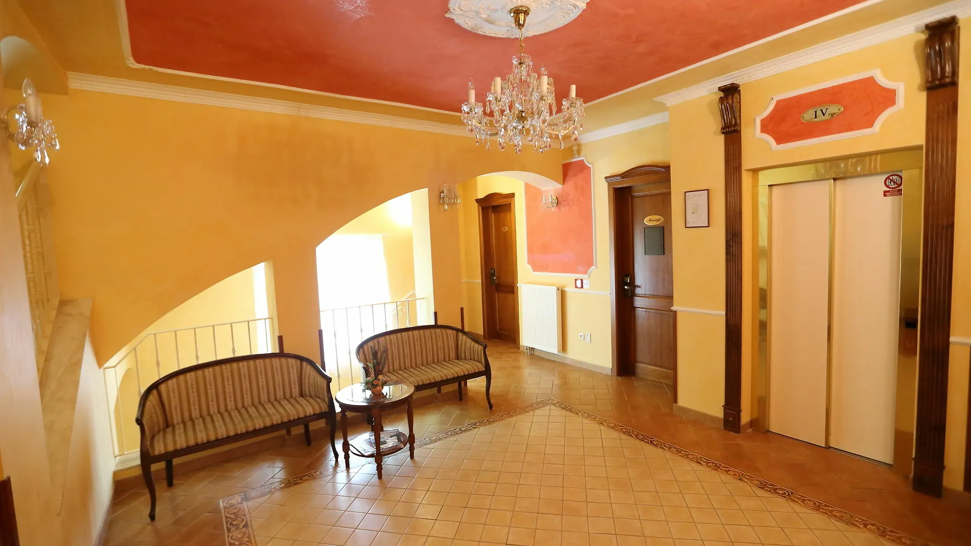Hotel Renesance Krasna Kralovna KLV