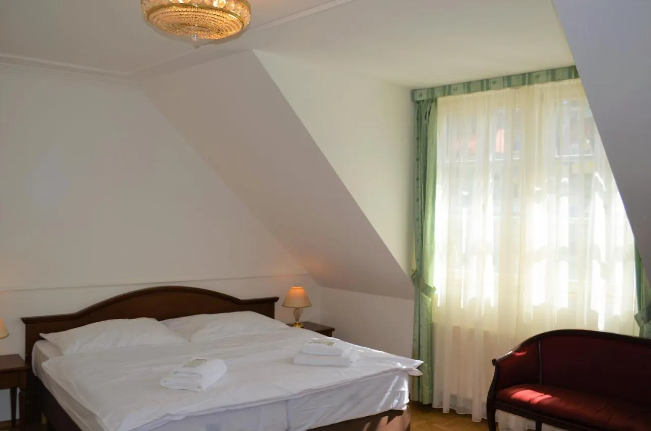 ****  Hotel Renesance Krasna Kralovna Karlovy Vary Csehország