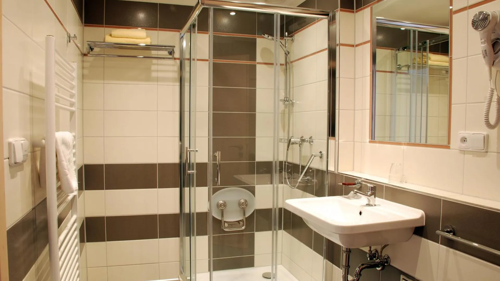 Lazensky Hotel Sadovy Pramen Karlsbad 3*,  Tschechische Republik