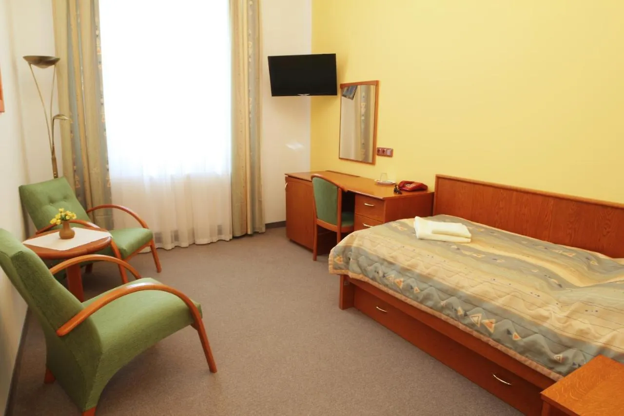 Lazensky Hotel Sadovy Pramen Карловы Вары