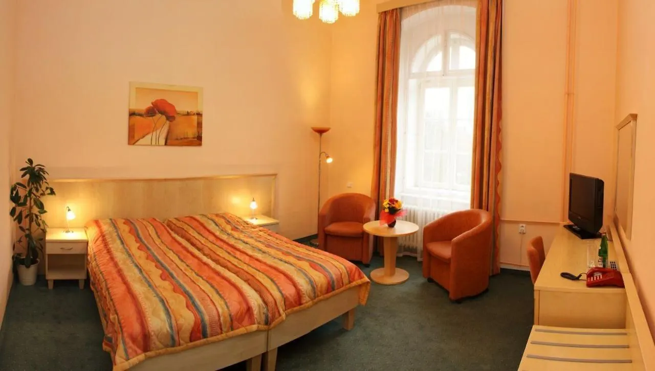 Lazensky Hotel Sadovy Pramen Karlsbad