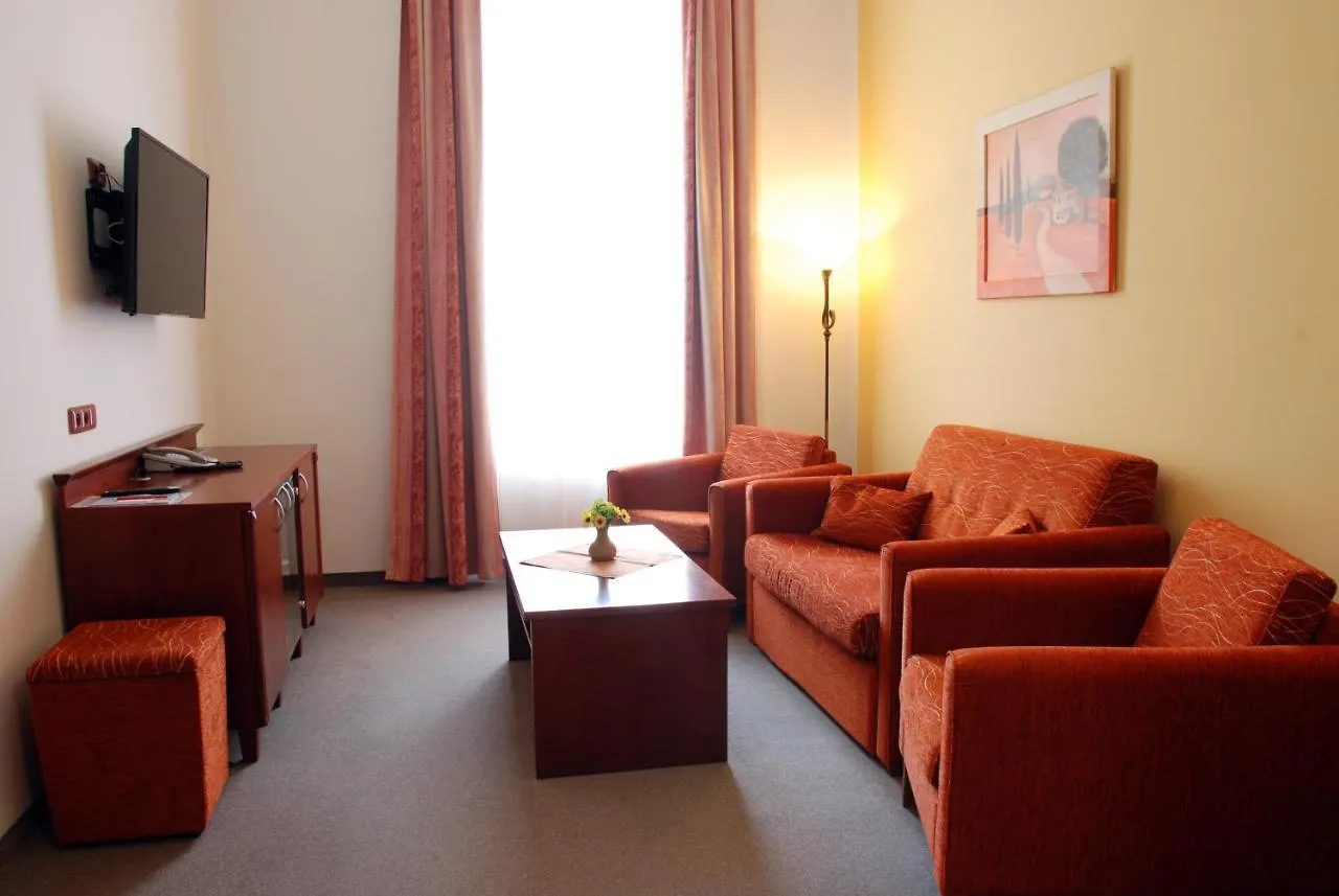 Lazensky Hotel Sadovy Pramen Карловы Вары