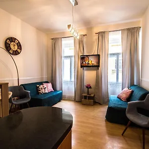 https://spring-2bdr-apartment-by-ruterra.praguehotelsweb.com