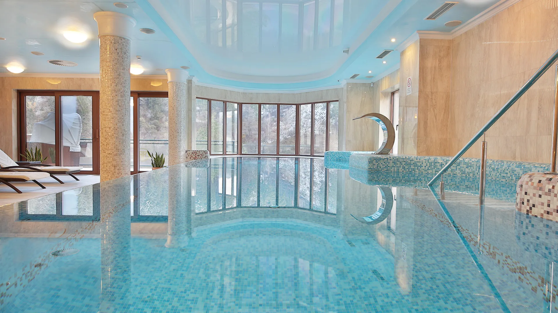 Retro Riverside Wellness Resort Karlowe Wary Czechy