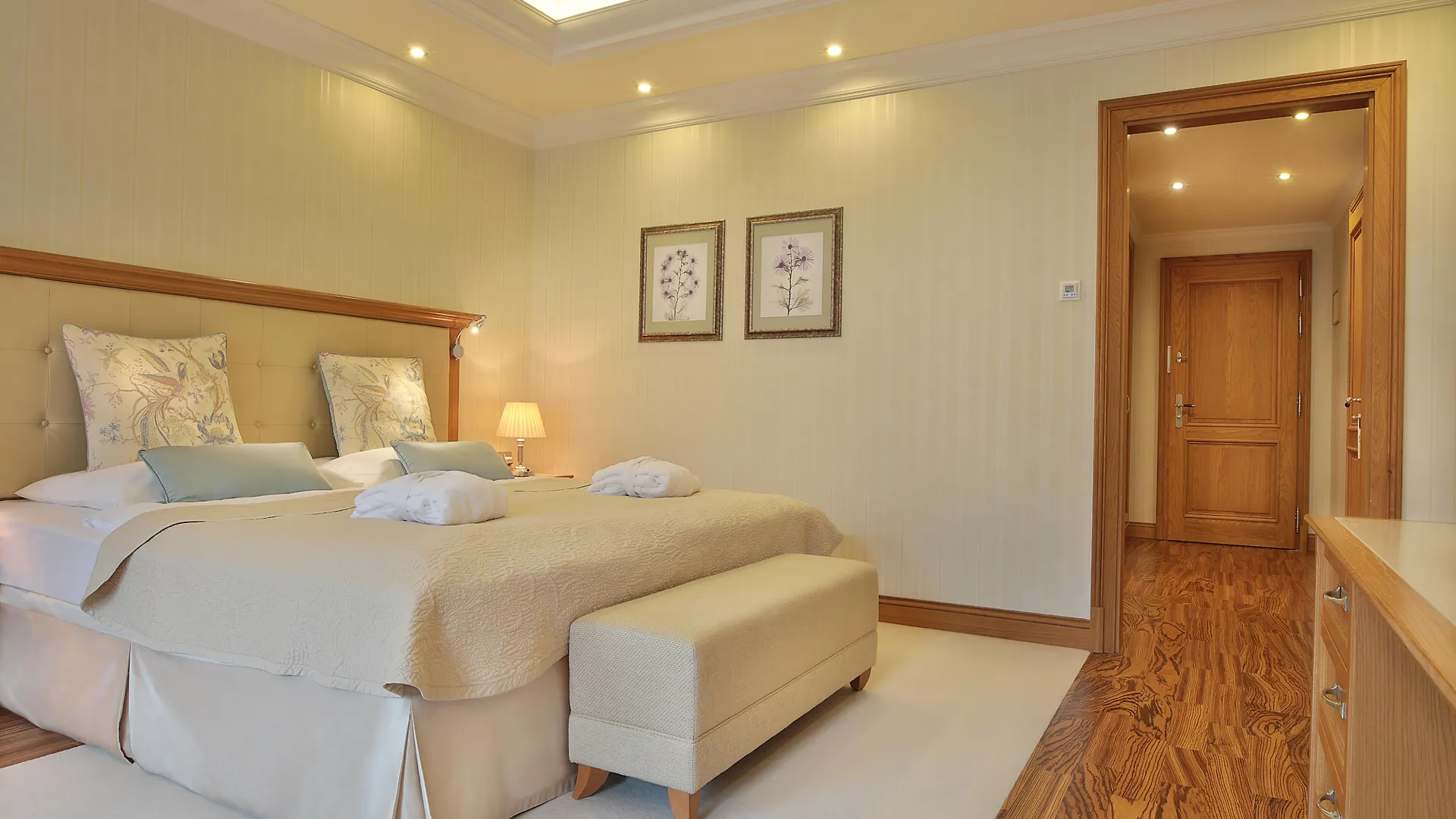 Hotel Retro Riverside Wellness Resort Karlovy Vary