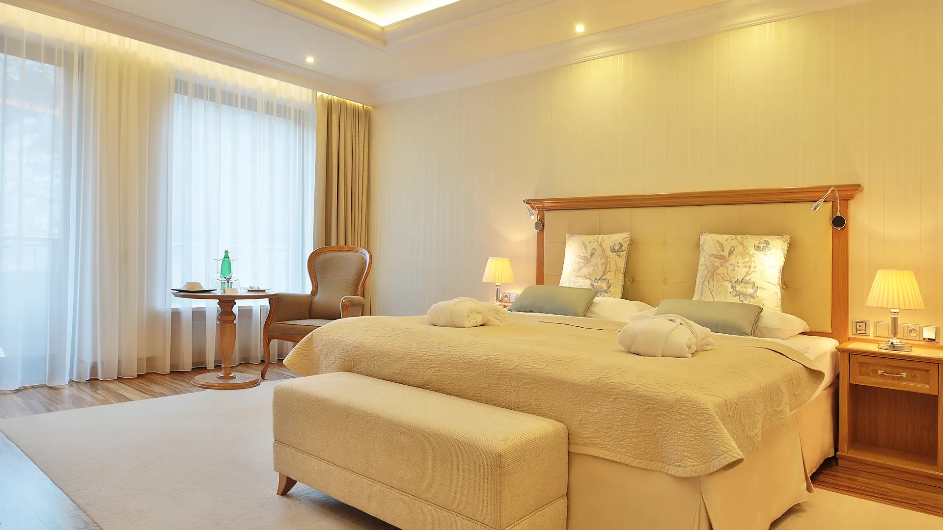 Retro Riverside Wellness Resort Karlovy Vary 5*,