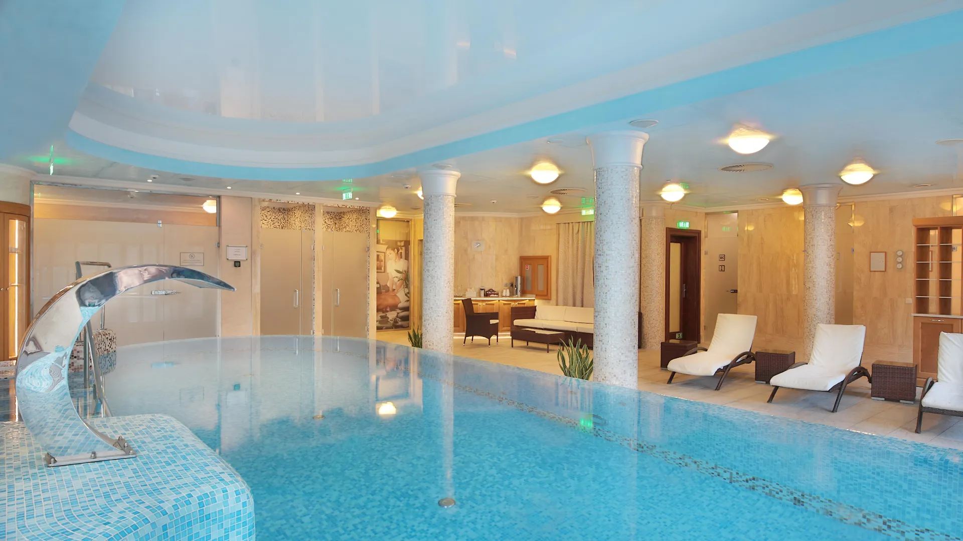 Retro Riverside Wellness Resort Karlsbad