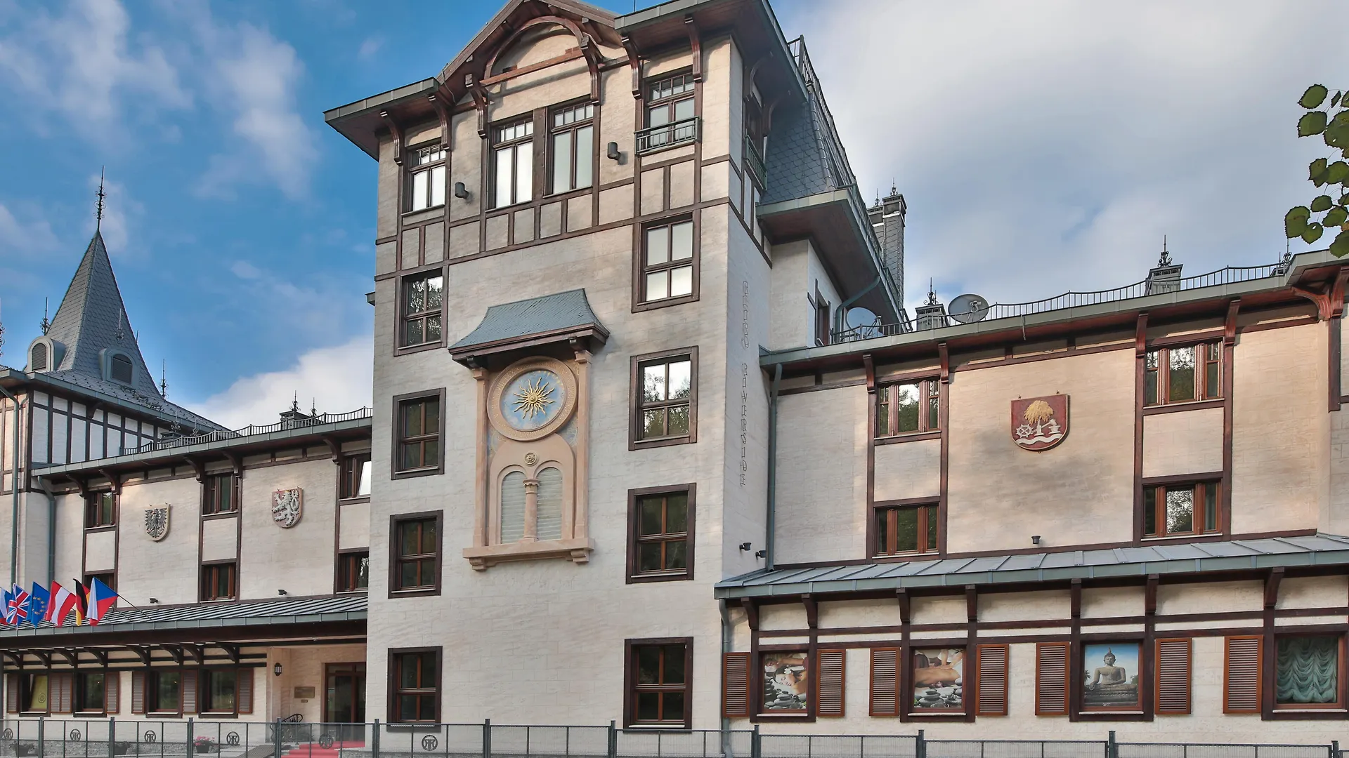 Retro Riverside Wellness Resort Karlovy Vary Hotel