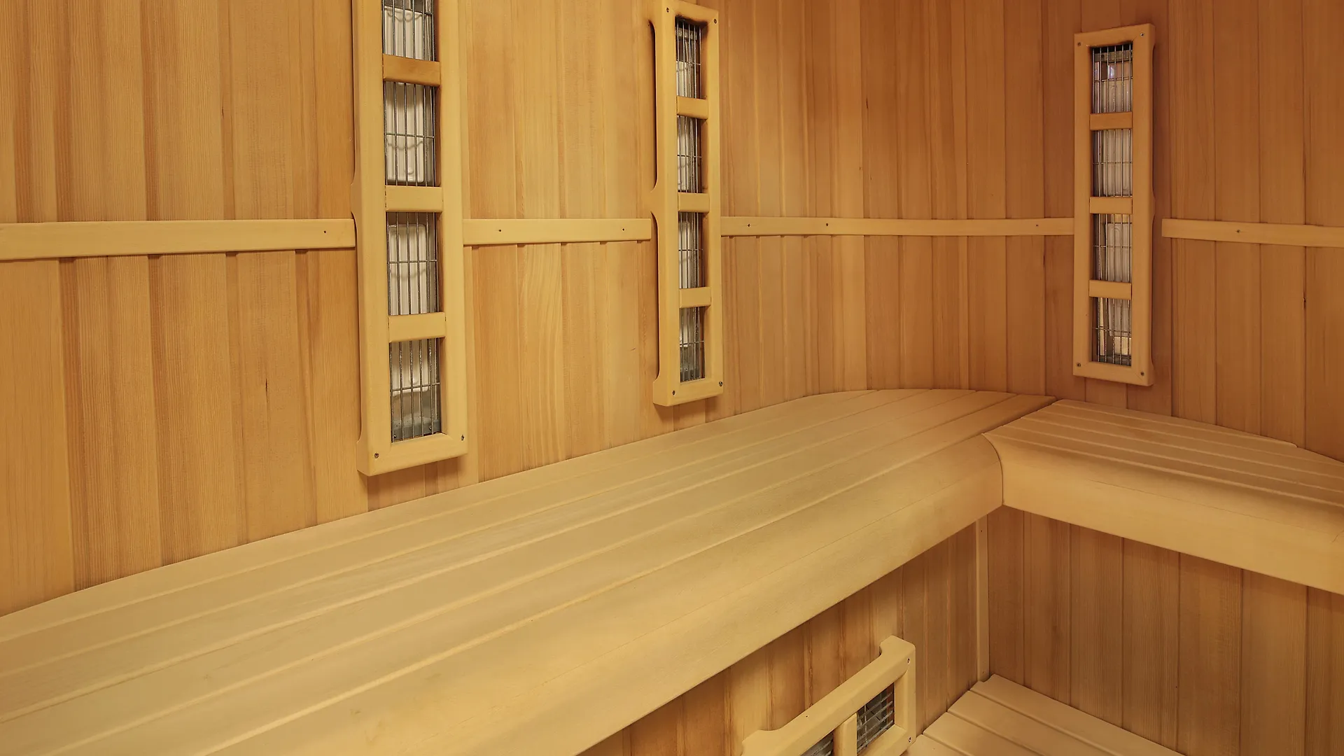 Retro Riverside Wellness Resort Karlovy Vary 5*,  República Checa