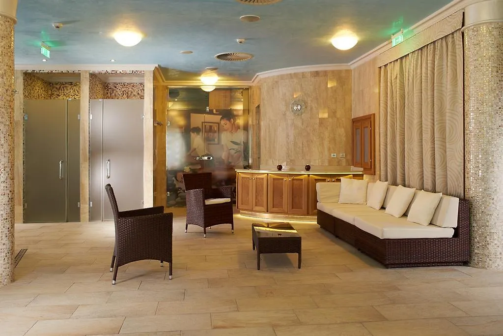 ***** Hotel Retro Riverside Wellness Resort Karlsbad Tsjechië