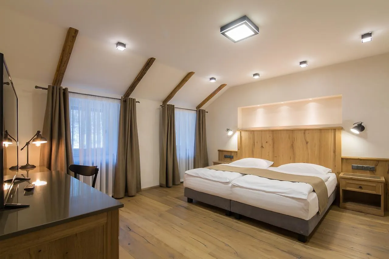 Hotel Malé Versailles Karlsbad 4*,