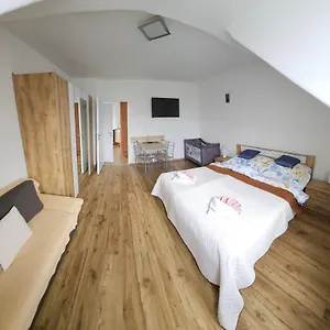 Bluestars Apartment