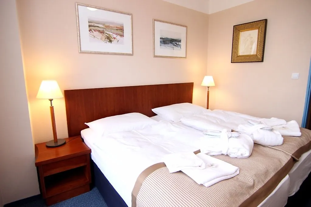 Hotel Marttel Карловы Вары