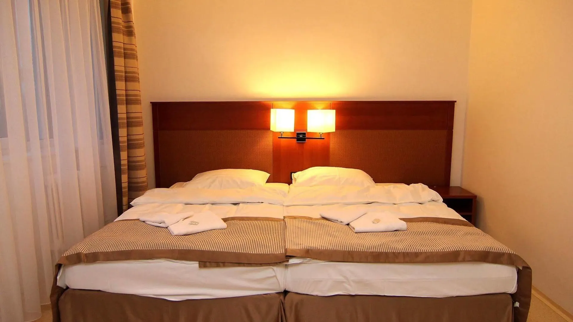 Hotel Marttel Карловы Вары