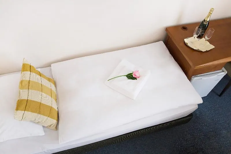 Hotel Marttel Карловы Вары Чехия