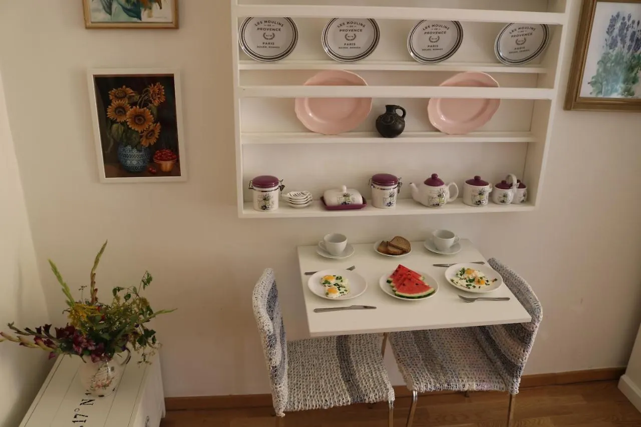 Retro Big Apartment With Two Balconies And Lift Karlsbad