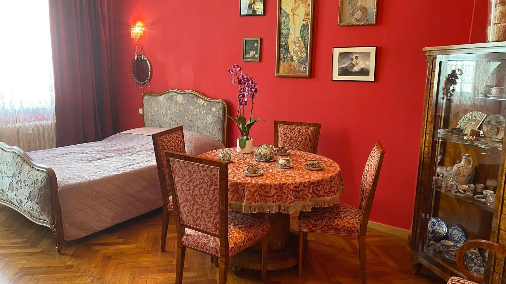 Retro Big Apartment With Two Balconies And Lift Karlsbad