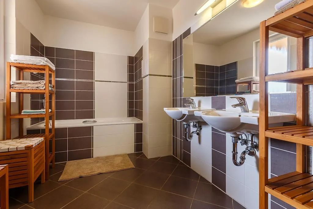 Modern Apartment With 2 Bedrooms Karlsbad