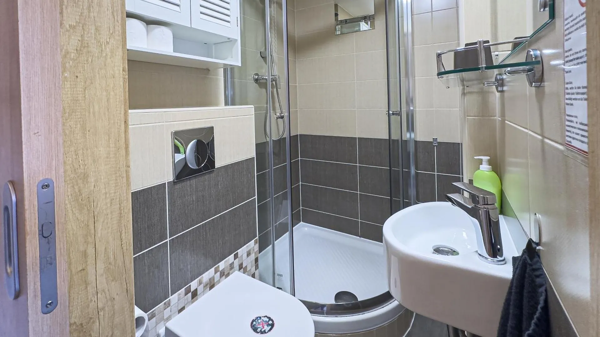 Nely'S Apartment Карловы Вары