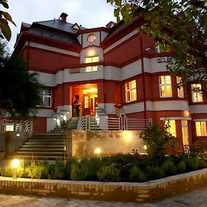 hotel-villa.praguehotelsweb.com/