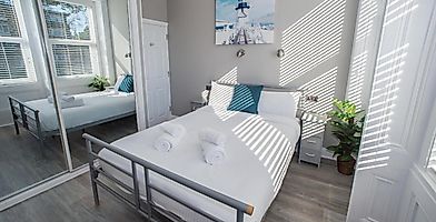 Chine Gardens Apartment