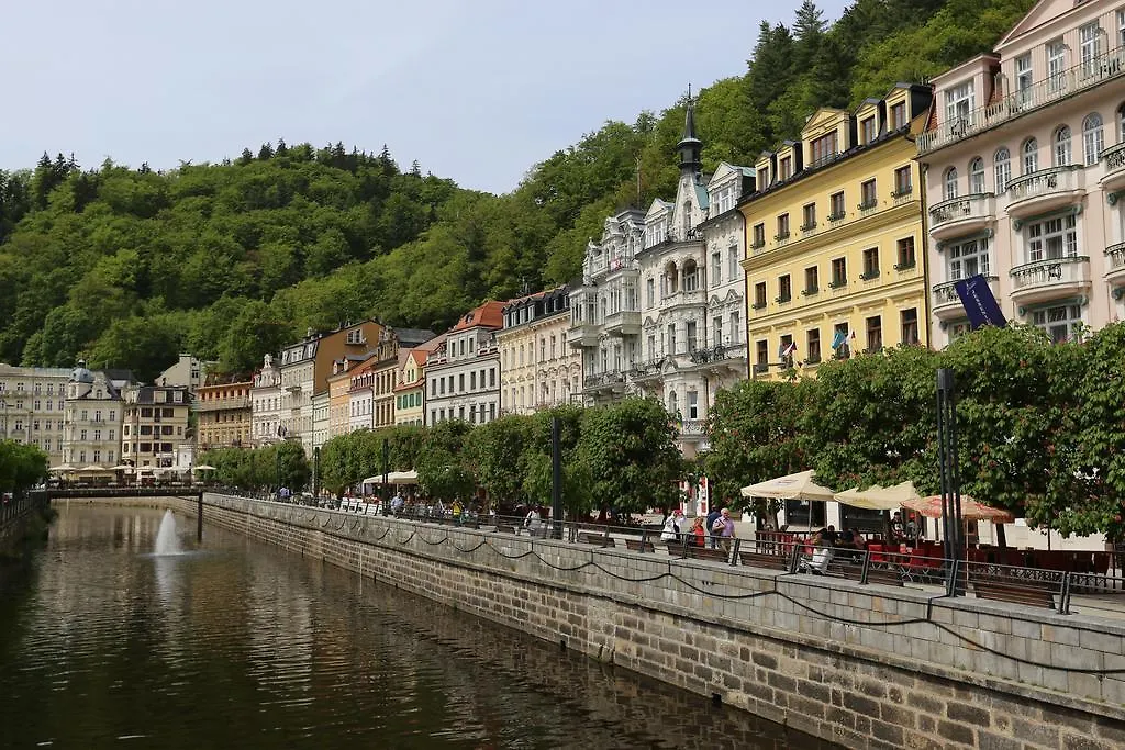 Hotel Palacky Karlovy Vary Csehország