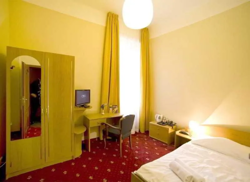 Hotel Palacky Карловы Вары 4*,