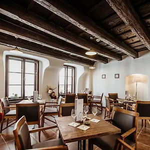 Penzion Vino Hruska Pensjonat Pardubice