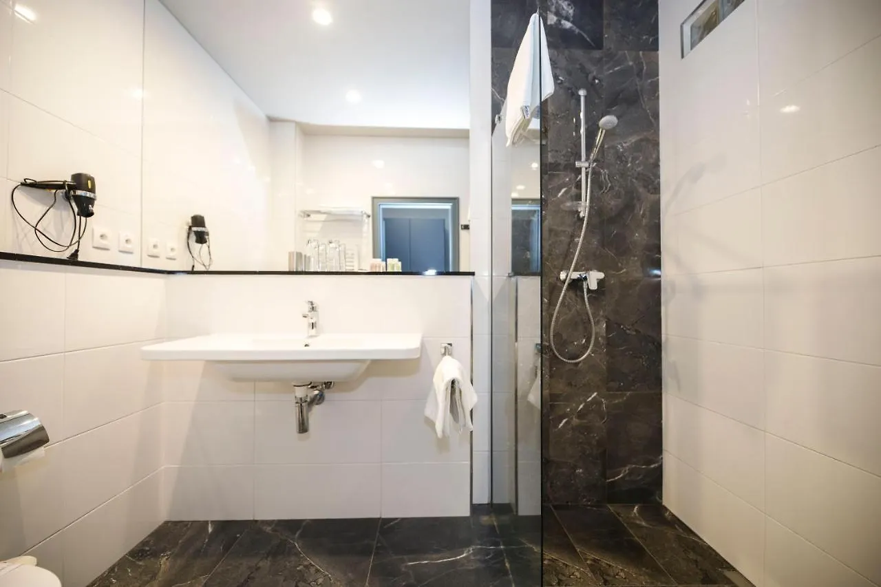 **** Hotel Parkhotel Carlsbad Inn Karlowe Wary Czechy